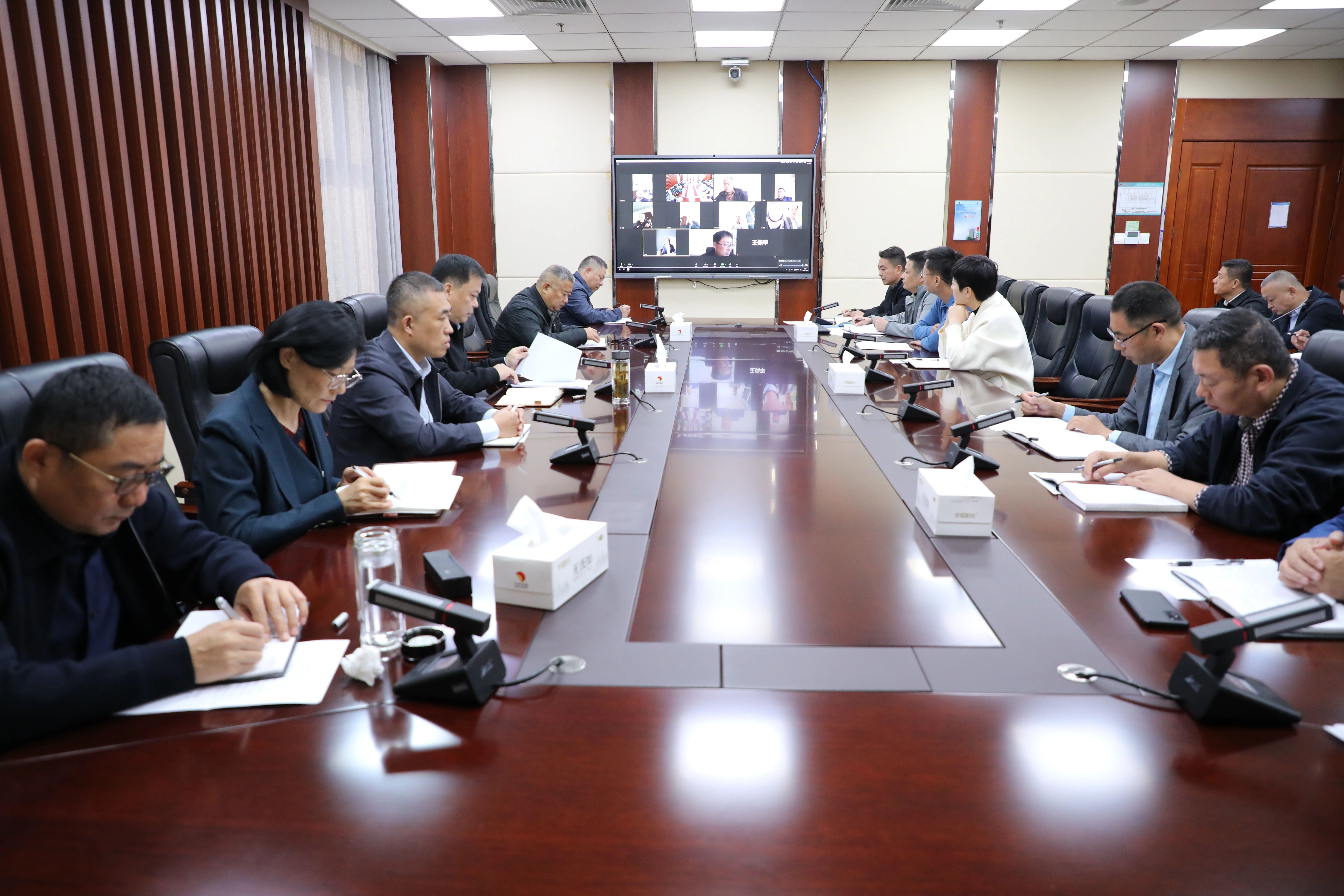 全力以赴打好年度“收官戰”！宏河集團召開1-3季度經營形勢分析暨決戰四季度動員會2